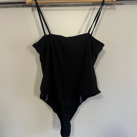 Just Polly New York Black & White Tank Bodysuit Size L NWT - Picture 3 of 3